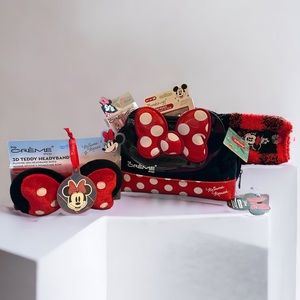 Disney’s Minnie & Mickey Mouse Make-Up Bag & Accessories